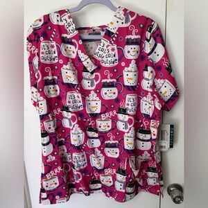 NWT Snowman Women’s scrub top